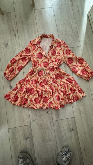 Vestido estampado floral naranja y rosa