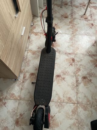 Patinete eléctrico negro