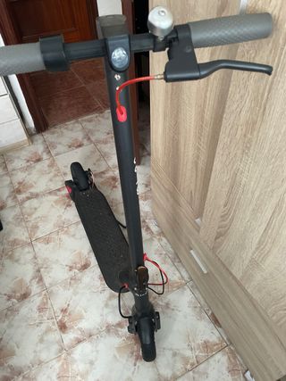 Patinete eléctrico negro