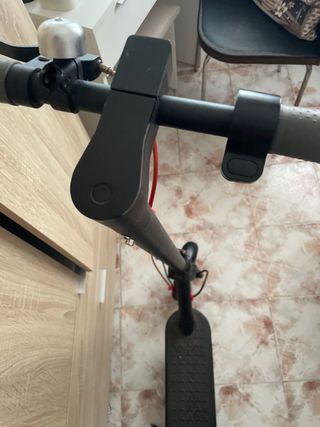 Patinete eléctrico negro