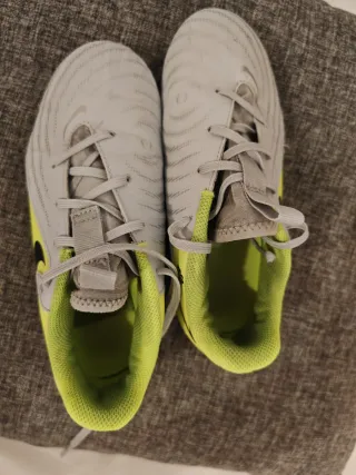 Botas de fútbol Nike niño Talla 32