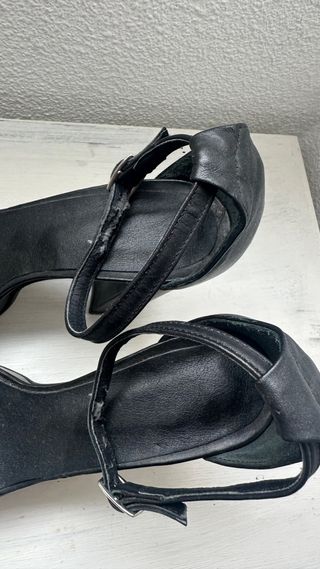 Sandalias de tacón negras