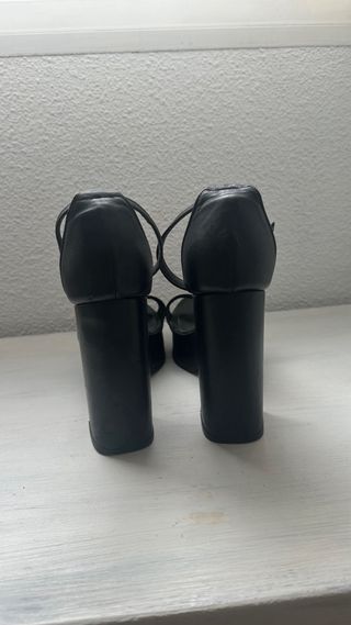 Sandalias de tacón negras