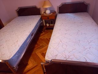 2 Camas de Madera y Metal