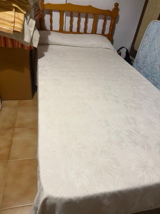 2 Camas de Madera y Metal