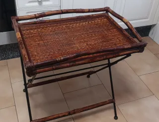 Mesita auxiliar mimbre, madera y metal