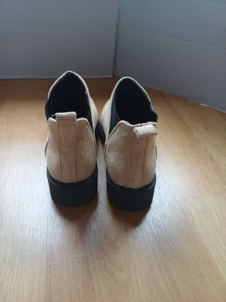 Botines planos serraje beige