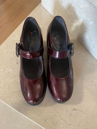 Zapato charol burdeos Pitillos