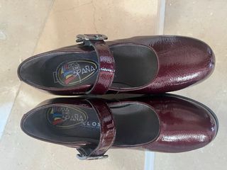 Zapato charol burdeos Pitillos