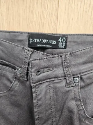 Pantalones Stradivarius grises talla 40