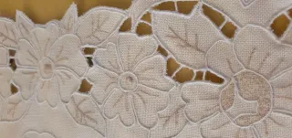 Delantal huertana o manchega hecho a mano