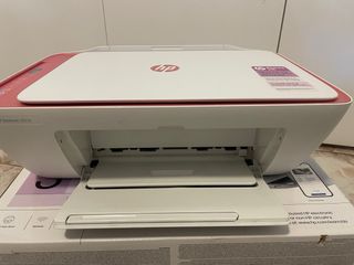 Fotocopiadora HP rosa y blanca