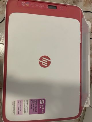 Fotocopiadora HP rosa y blanca