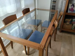 Mesa Comedor Nogal y Cristal + 4 Sillas