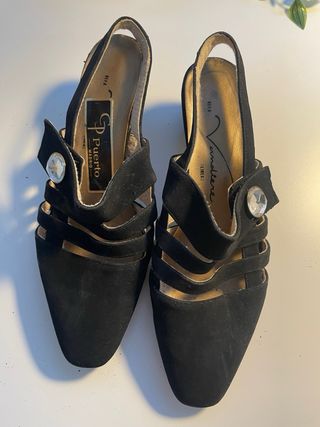 Sandalias negras talla 35 con adorno