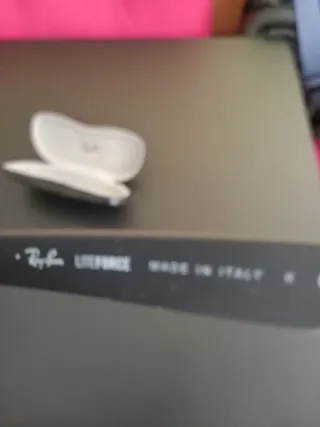 Ray-Ban 7032 Occhiali da Sole nuovi