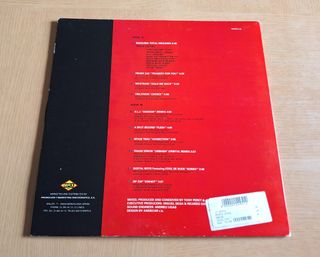 Vinilo primer álbum recopilatorio Máquina Total.