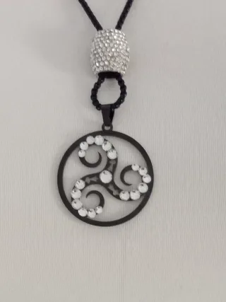 Collana acciaio nero con ciondolo triskel