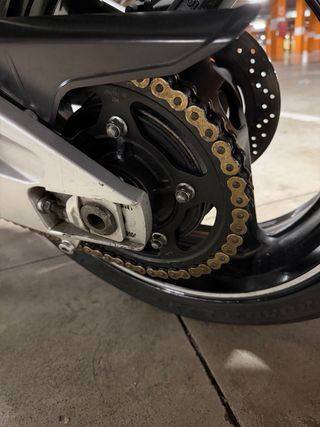 Naked SUZUKI GSR-600 (CAMBIO DE NOMBRE INCLUIDO)