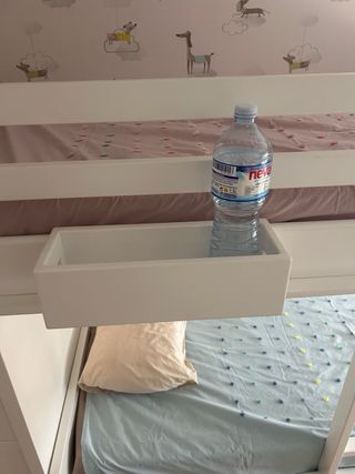 Litera 3 camas, con amplios y muchos cajones.