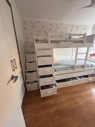 Litera 3 camas, con amplios y muchos cajones.