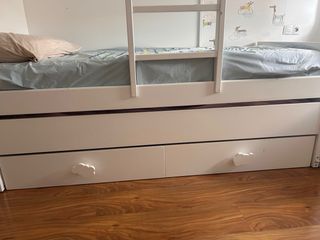 Litera 3 camas, con amplios y muchos cajones.