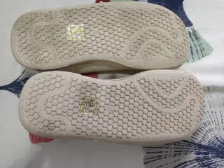 Deportivas mujer blancas y plateadas