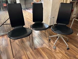 Sillas de piel negras