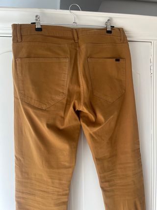 Pantalón chino Zara Man mostaza Talla L