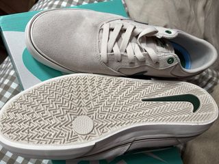 Nike SB Talla 43 Beige Nuevas