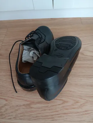 T37 Zapatos uniforme negros