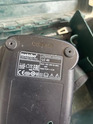 Maletín Metabo con taladro y baterías