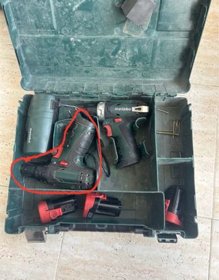 Maletín Metabo con taladro y baterías