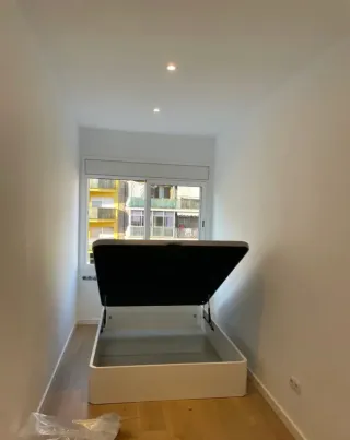 Canapé abatible + Cabecero + Mesitas