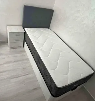 Canapé abatible + Cabecero + Mesitas