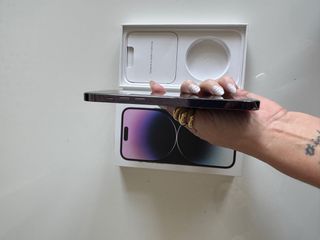 iPhone 14 Pro Max Morado