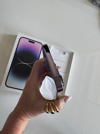 iPhone 14 Pro Max Morado