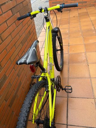 Bicicleta Monty Shimano Junior KV8 de 26''.