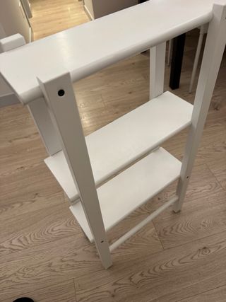 Estantería forma escalera madera