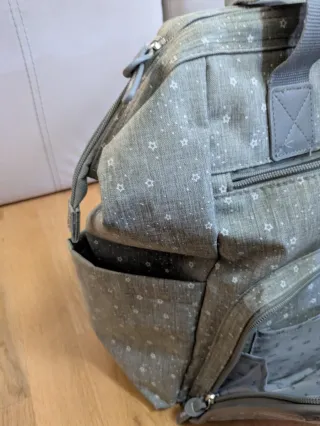 Mochila Walking Mum estrellas gris. Cómo nueva.