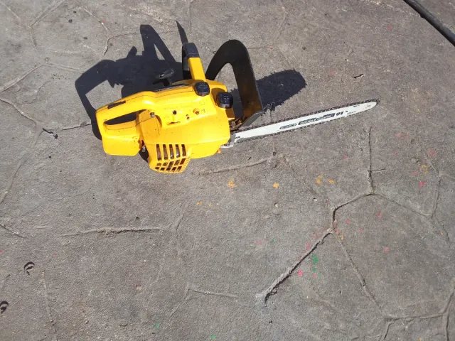 Motosierra de gasolina