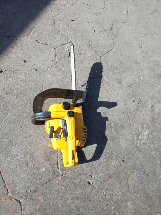 Motosierra de gasolina