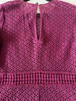 Vestido Stradivarius encaje burdeos talla S