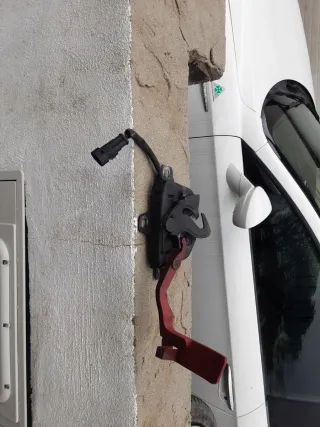 Abertura Capô Alfa Romeo 156