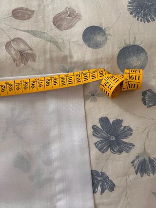 Tenda a pannello bianca