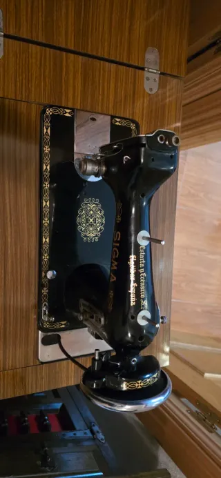 Máquina de coser Sigma antigua