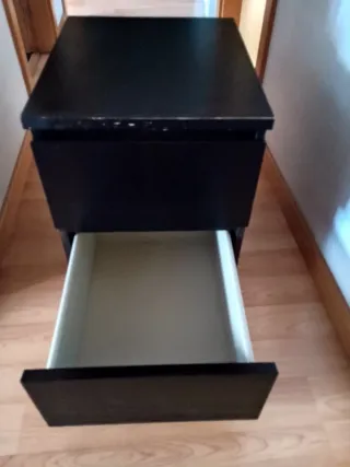 Mesita de noche Ikea negra