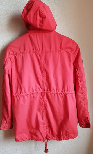 Parka roja con capucha quita y pon Talla L