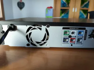 Lettore Blu-ray 3D Samsung HTE4500ZF guasto