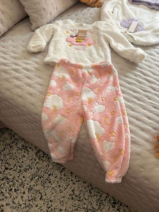 Pijama niña 2-3 años nubes y estrellas